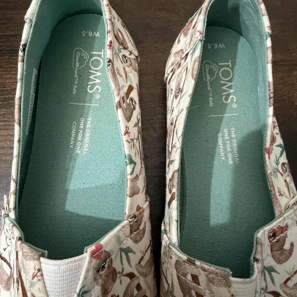 Toms Sloth Slip-Ons sz 6.5 - Picture 4 of 8